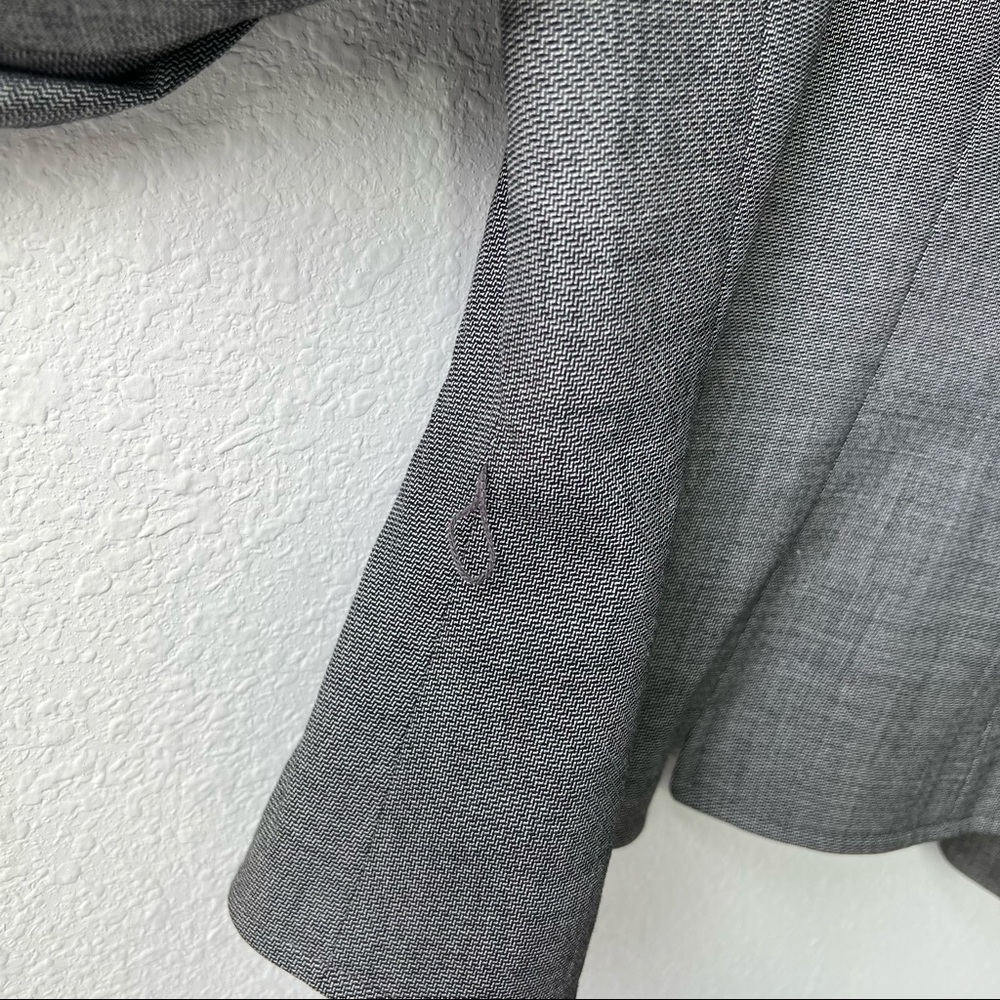 Tahari ASL | Gray Skirt Suit Size 6 - Picture 7 of 13